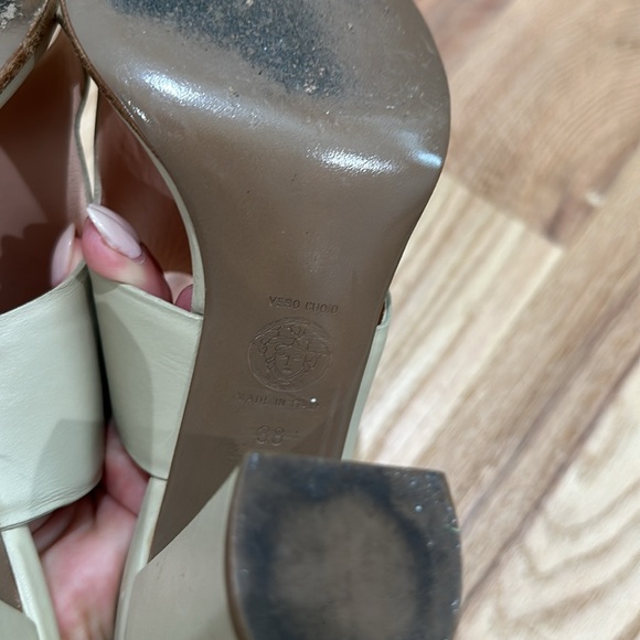 Versace heels size 38 - Picture 6 of 8